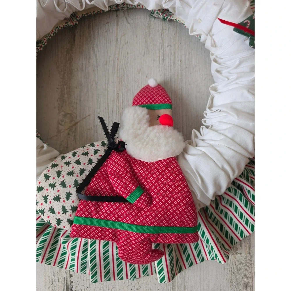 Vintage knit wreath Xmas Santa country folk decor with bow